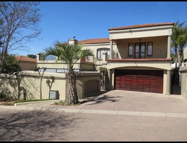 5 BEDROOM CLUSTER FOR SALE IN BEVERLEY